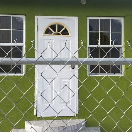 Spacious Colonial Bridgetown Exterior foto