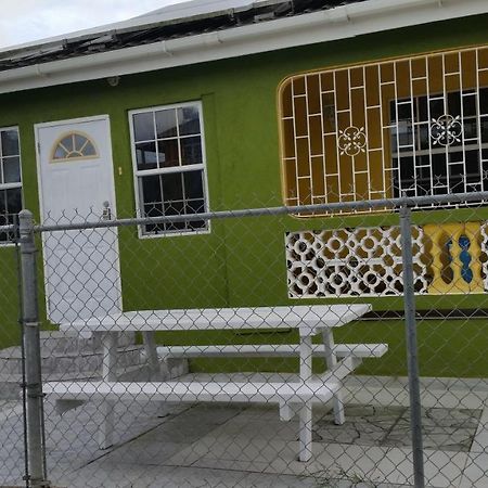 Spacious Colonial Bridgetown Exterior foto