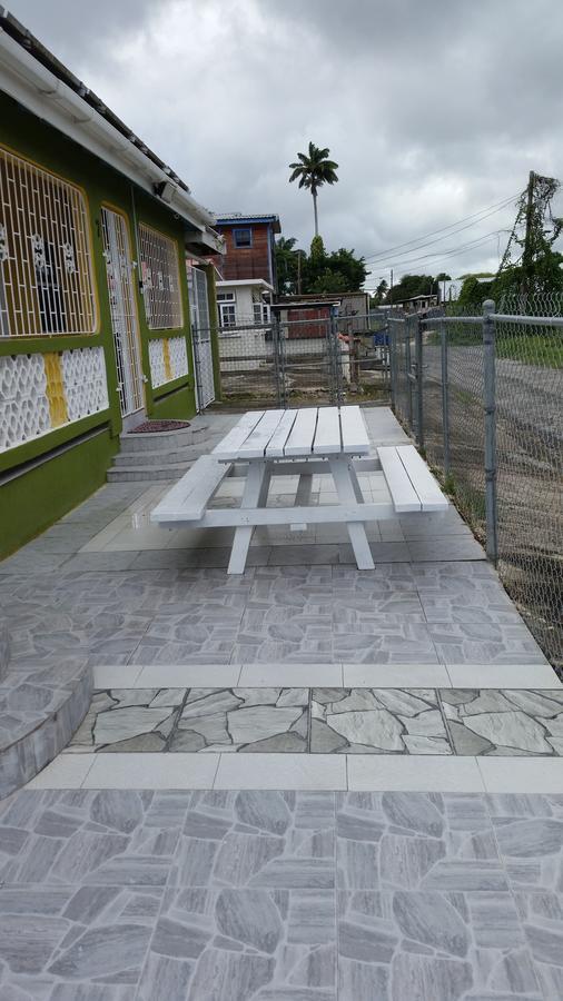 Spacious Colonial Bridgetown Exterior foto